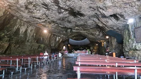 A Cave turned into a Sanctuary Vídeo Stock 243379546