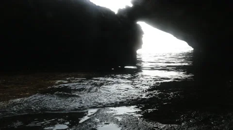 A cave with water from the open sea 库存影片 65066918