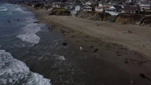 Cayucos 9 動画素材 304172049