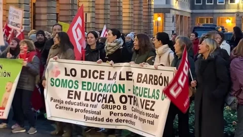 CCOO will continue with mobilizations to demand labor improvements in schools fo Video stock 323965080