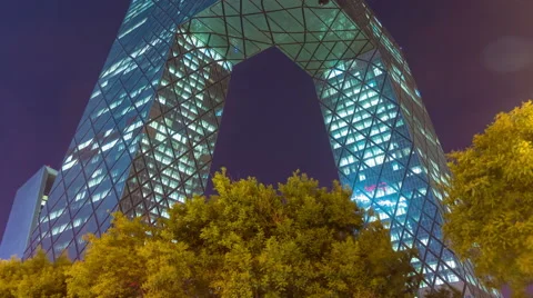 The CCTV headquarters in Beijing at night. Vidéo 66552763
