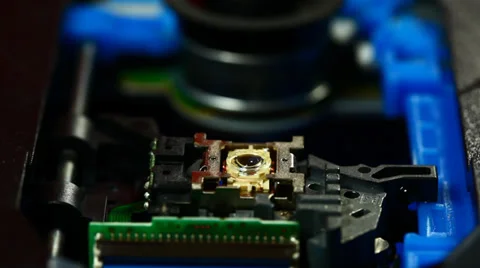 Cd-rom drive laser head finding disk 스톡 동영상 37885564