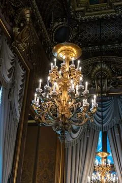 Ceiling lamps and architectural elements eclectic Beaux-Arts style of Secon.. 库存照片