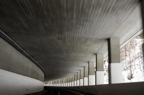 The ceiling of the tunnel on the columns. Foto stock