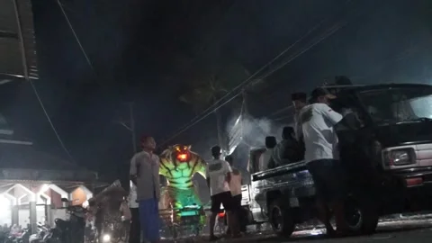 Celebrating takbir Stock Footage 330184271