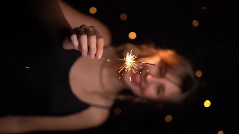 Celebration new year eve or birthday sparkler vertical reel Vídeo Stock 256094053