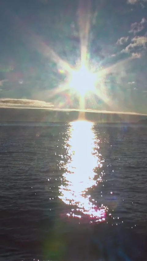 Celestial Sun Sparkle Illuminating Pristine Arctic Ocean Vídeos de archivo 340485378