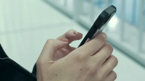 Cell phone in hand 動画素材 108620641