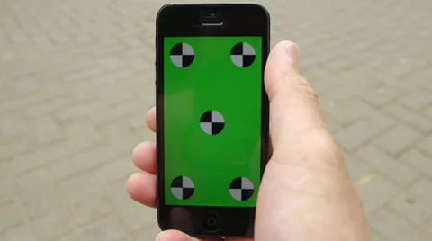 Cell Phone, touch screen, held by hands. Green screen Chroma Key. Close up. Vídeo Stock 33312147