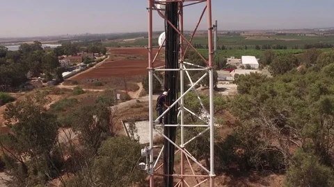 Cell technician Antena Drone 4K Stockbeeldmateriaal 73484848