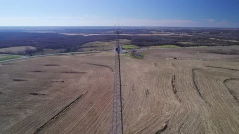 Cell tower is being prepared by climber tower. Vídeos de archivo 223071021