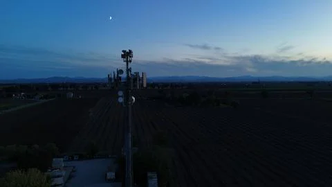 Cell tower transmitting 5G and mobile data signals. Connecting communicatio.. Stock Photos