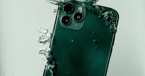 Cellphone Falling into Water Video stock 245585014