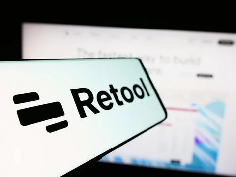  Cellphone with logo of American software development company Retool Inc. ... Stock-Fotos