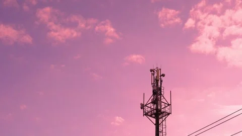 Cellular communication tower, cell tower,wireless equipment of cellular company  Vidéo 332853726