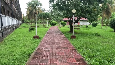 Cellular Jail Courtyard Gardens and Historic Architecture in - Aug27, 2026 Vídeos de archivo 341933308