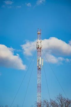 Cellular repeater, mast for broadcasting wireless communication and the Inter Foto stock