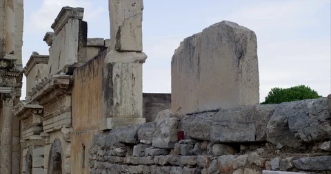 Celsus Library, Ephesus Medium Pan Tilt Up 1 動画素材 113246541