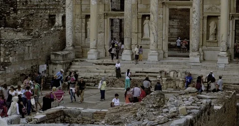Celsus Library, Ephesus R to L Pan 1 動画素材 113246644