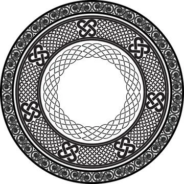 Celtic knot round frames. Set of 3 rings of celtic braids isolated on white Illustrazione stock