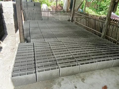 Cement block production Foto stock