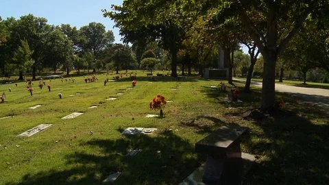 Cemetery establishing shot Stock Footage 81340352