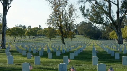 Cemetery Graves Up Hill Vídeo Stock 78081337