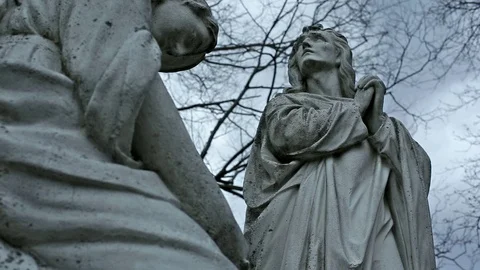 Cemetery Praying Statue Branches In the Wind 01 HQ Видео 70112002