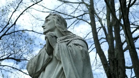 Cemetery Praying Statue Dolly In 01 HQ Vidéo 70114746