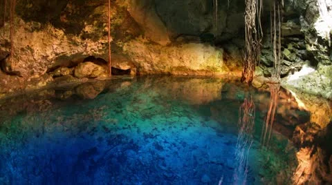 Cenote crystal02 Stock Footage 11064536