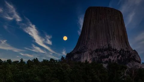 Center Moonrise on Devils Tower, Devils Tower National Monument, Wyoming Stock Photos
