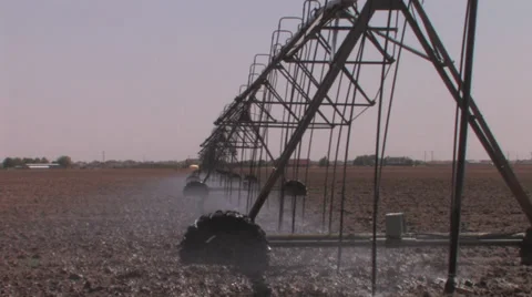 Center pivot working 3 Stock Footage 27417805