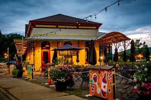 Central Caf in Peekskill is a cozy spot with vibrant outdoor seating Stock Photos