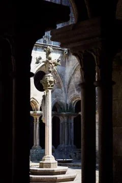 Central column in the inner courtyard of the Se Cathedral in Porto Stock Photos