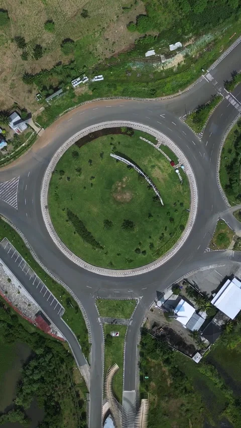Central Green Roundabout Closeup For Landscape Design 스톡 동영상 334010775