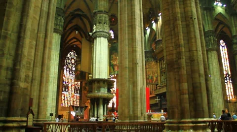 Central Interior Of The Dome In Milan Vídeos de archivo 39698964