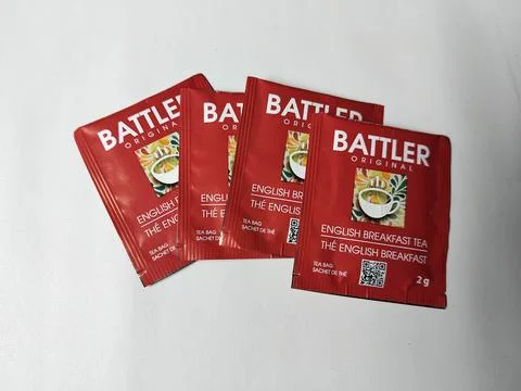 Central Java Indonesia 1 August 2026: Several red sachets of Battler Foto stock