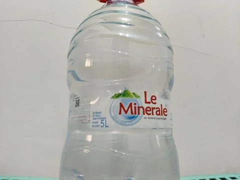 Central Java Indonesia 10 July 2026: An empty 5-liter Le Minerale Stock-Fotos