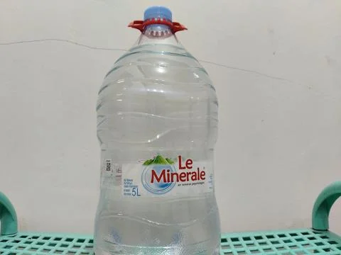Central Java Indonesia 10 July 2026: An empty 5-liter Le Minerale 写真素材