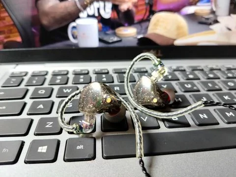 Central Java Indonesia 10 June 2026: A pair of in-ear monitor (IEM) earphones  Stock-Fotos
