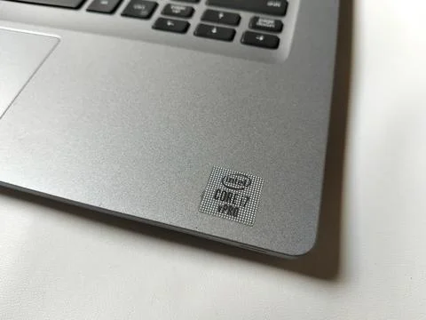 Central Java Indonesia 10 June 2026: Close-up of an Intel Core i7 vPro sticker o Stock-Fotos