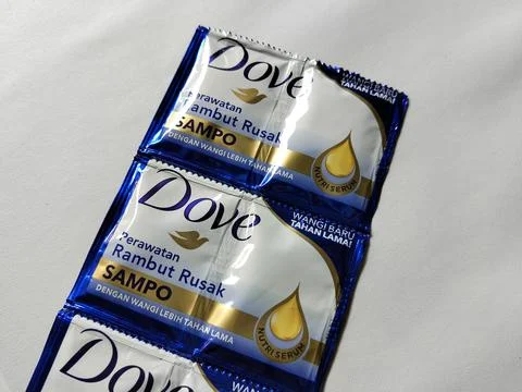 Central Java, Indonesia – 10 May 2026: Detailed image of Dove hair shampoo  写真素材
