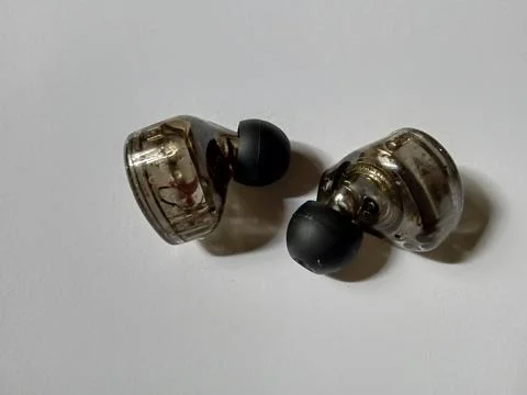 Central Java Indonesia 11 October 2023: iem qkz ak6 pro  Фото