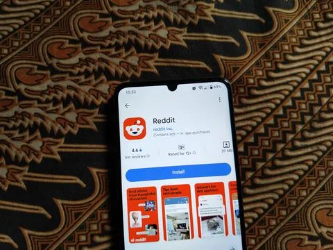 Central Java Indonesia 13 May 2026: Reddit is a popular social news aggregation  Stock Photos