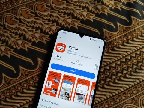 Central Java Indonesia 13 May 2026: Reddit is a popular social news aggregation  Stock Photos