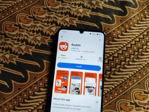 Central Java Indonesia 13 May 2026: Reddit is a popular social news aggregation  Fotos de archivo
