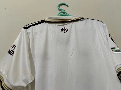 Central Java Indonesia 16 August 2026: Brand new with tags (BNWT) white Arsenal  Stock-Fotos