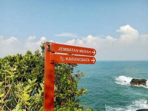 Central Java Indonesia 18 June 2024: Directional sign at the Menganti beach tour 스톡 사진