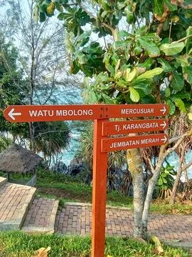 Central Java Indonesia 18 June 2024: Directional sign at the Menganti beach 스톡 사진