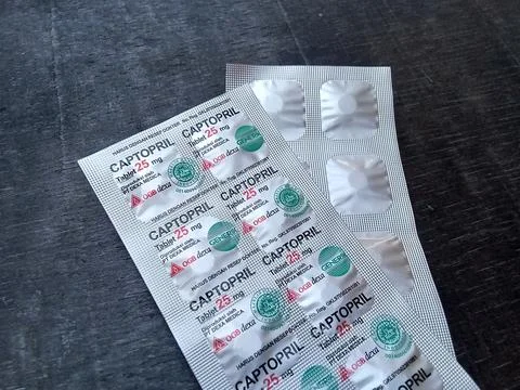 Central Java Indonesia 18 September 2024: 25 mg captopril tablet medication. Фото